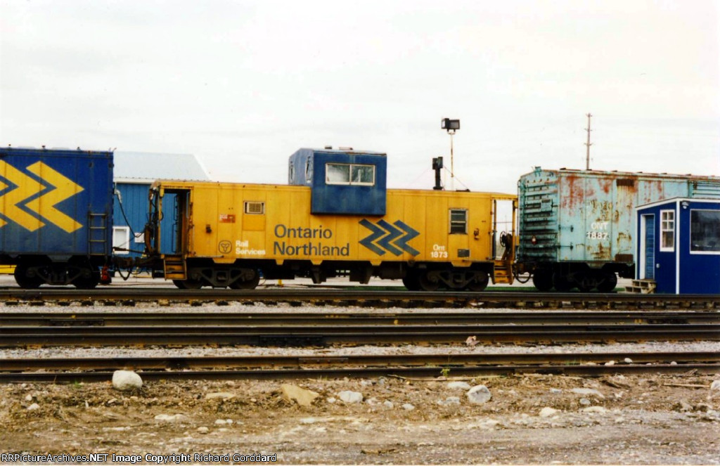 ONR between New And Old ONR Boxcars